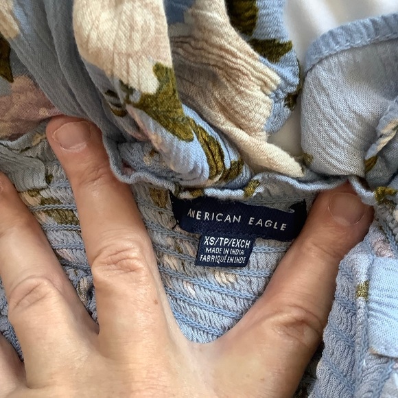 American Eagle Tank Womens XS Blue Crop Pleated Bottom Floral Print Viscose - Picture 3 of 6